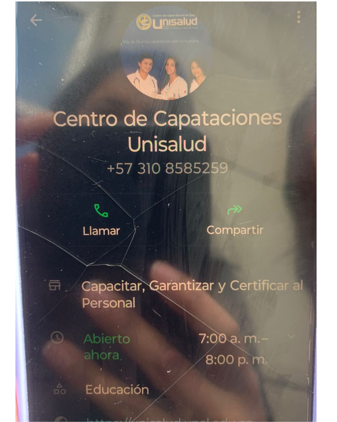 Mensaje de WhatsApp ofreciendo cursos falsos de Ecopetrol